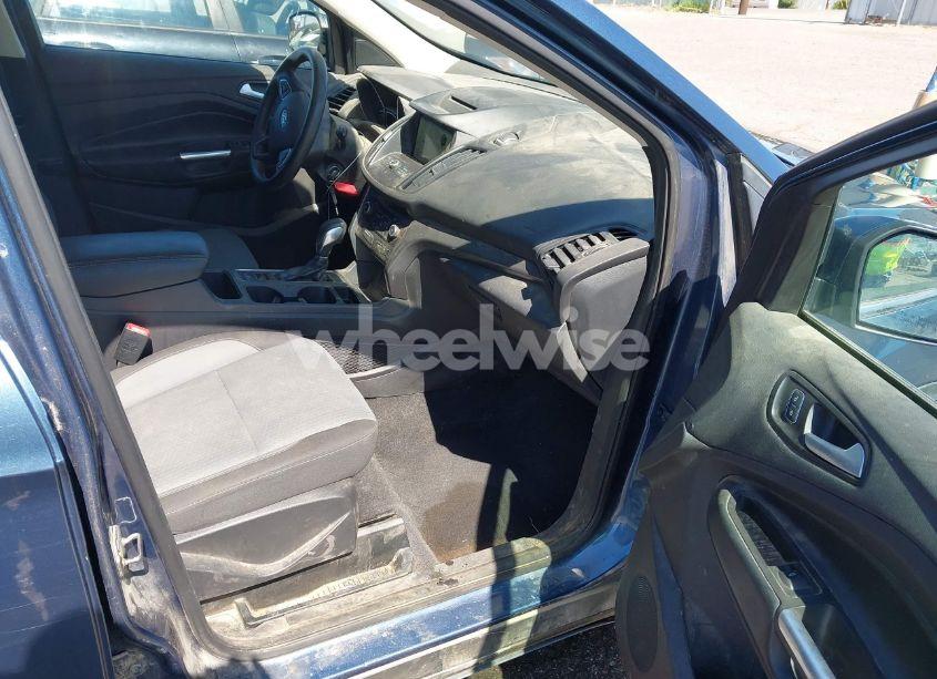 Photo 5 of 2018 Ford Escape SE (VIN 1FMCU9GD3JUC75110)