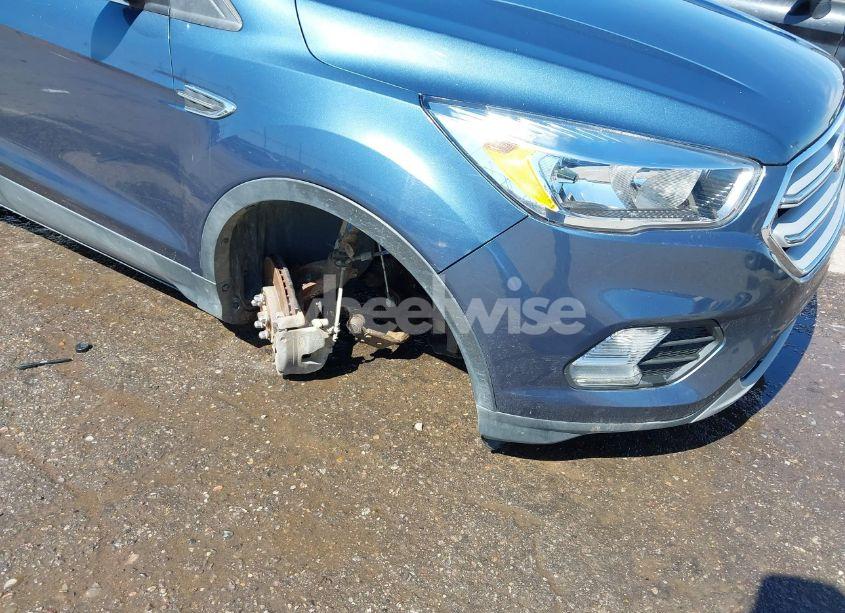 Photo 6 of 2018 Ford Escape SE (VIN 1FMCU9GD3JUC75110)