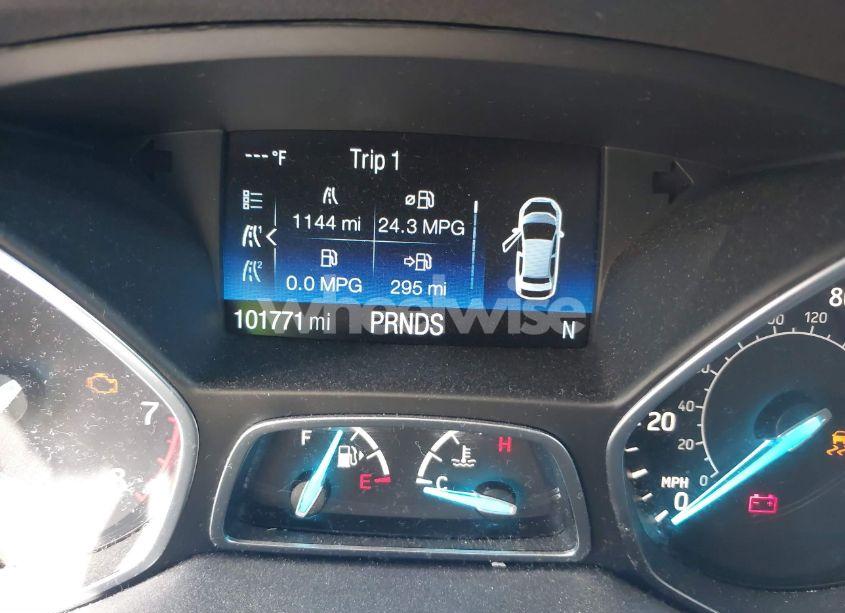 Photo 15 of 2018 Ford Escape SE (VIN 1FMCU9GD3JUC75754)