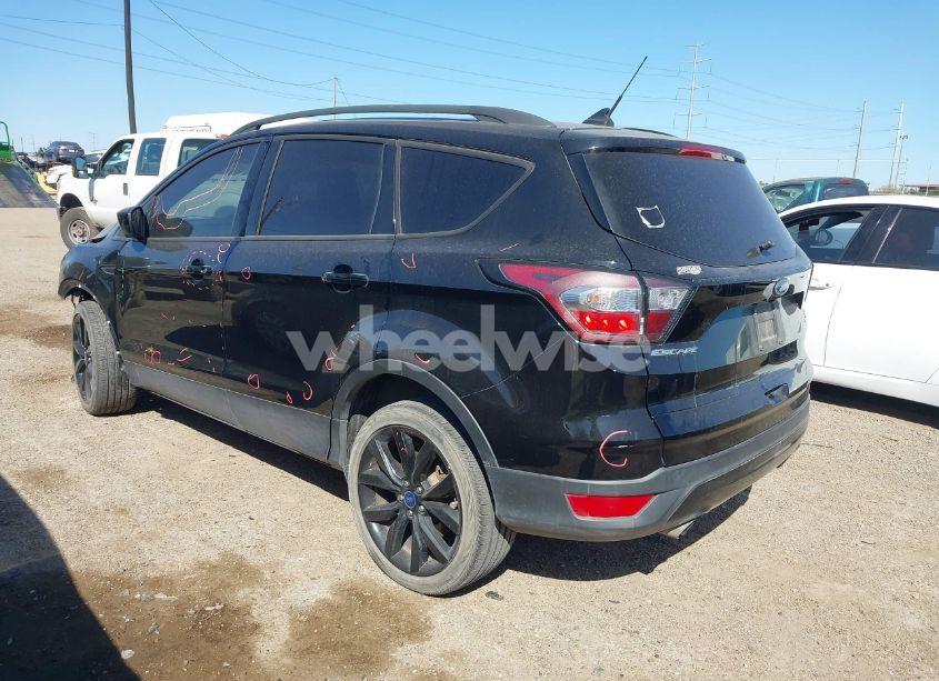 Photo 3 of 2018 Ford Escape SE (VIN 1FMCU9GD3JUC75754)