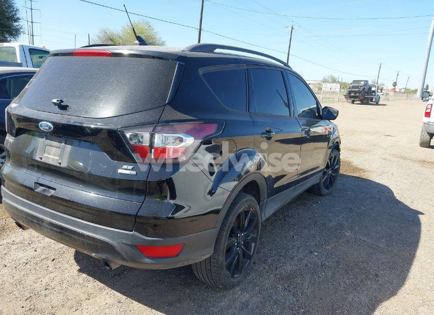 Photo 4 of 2018 Ford Escape SE (VIN 1FMCU9GD3JUC75754)