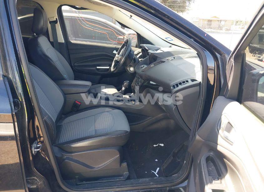 Photo 5 of 2018 Ford Escape SE (VIN 1FMCU9GD3JUC75754)