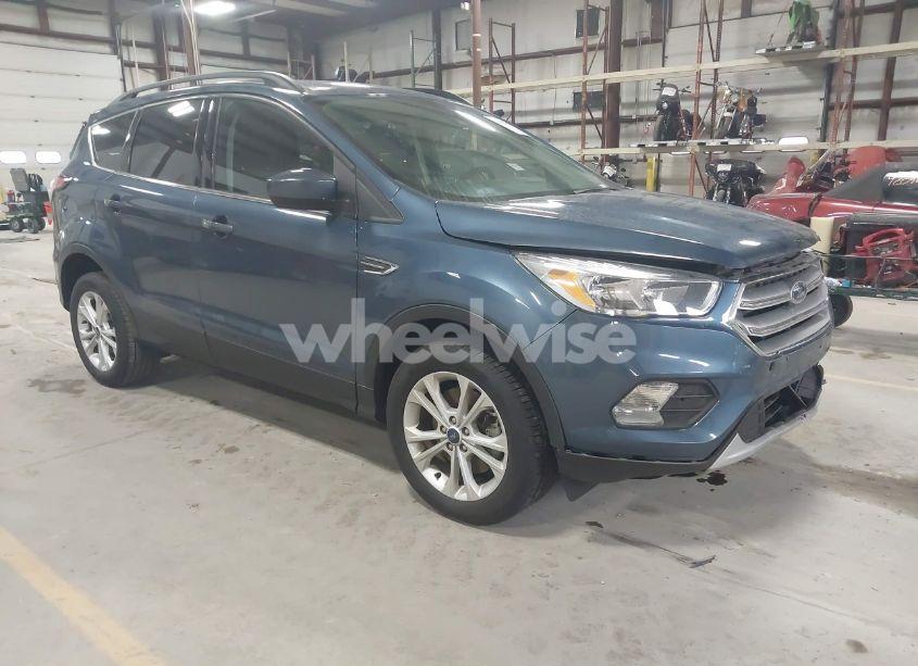 2018 Ford Escape SE (VIN 1FMCU9GD3JUC83482) main photo