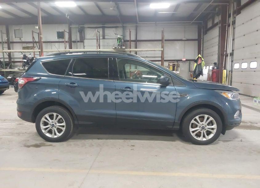 Photo 13 of 2018 Ford Escape SE (VIN 1FMCU9GD3JUC83482)