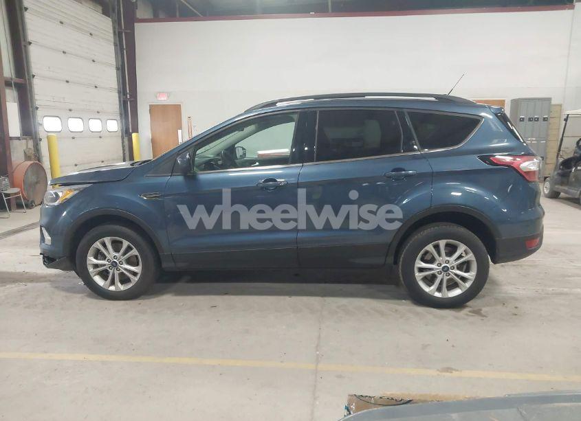 Photo 14 of 2018 Ford Escape SE (VIN 1FMCU9GD3JUC83482)