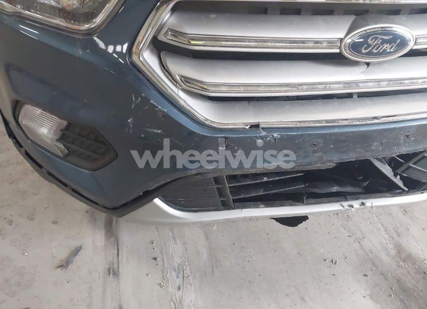 Photo 18 of 2018 Ford Escape SE (VIN 1FMCU9GD3JUC83482)