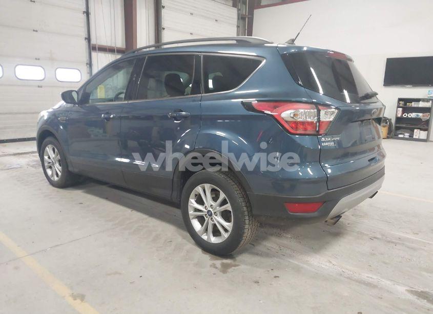 Photo 3 of 2018 Ford Escape SE (VIN 1FMCU9GD3JUC83482)