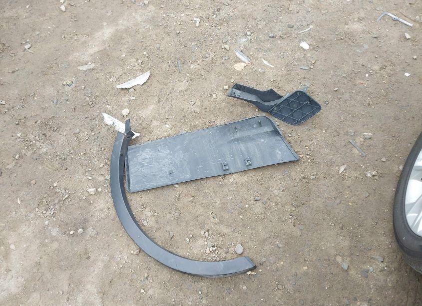 Photo 12 of 2018 Ford Escape SE (VIN 1FMCU9GD3JUD25309)