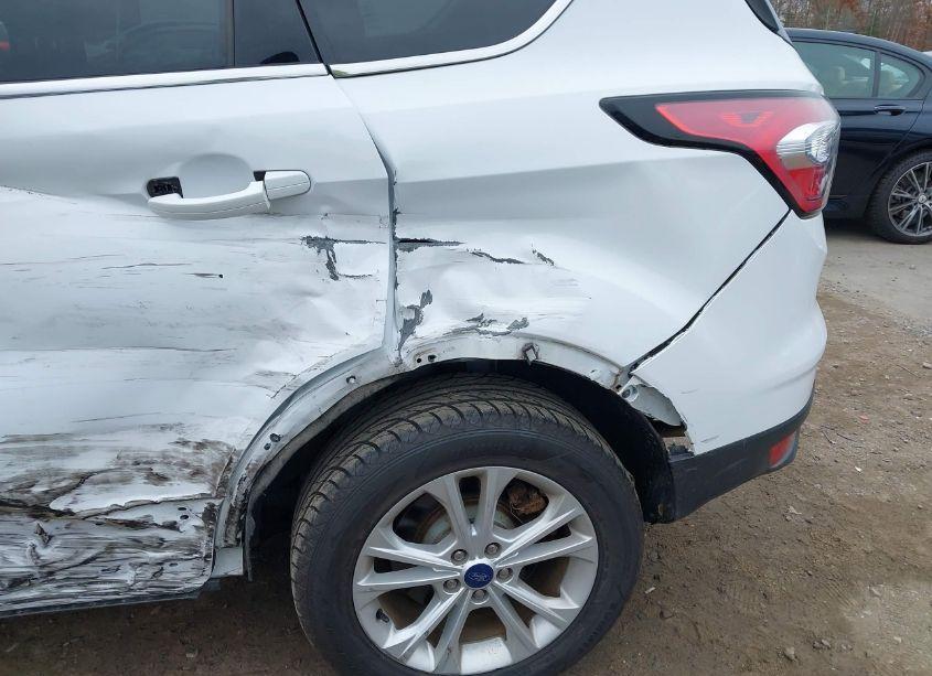 Photo 20 of 2018 Ford Escape SE (VIN 1FMCU9GD3JUD25309)