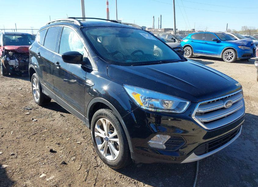 2018 Ford Escape SE (VIN 1FMCU9GD3JUD57726) main photo
