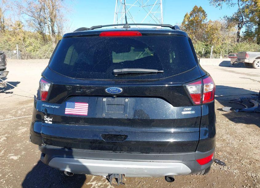 Photo 16 of 2018 Ford Escape SE (VIN 1FMCU9GD3JUD57726)