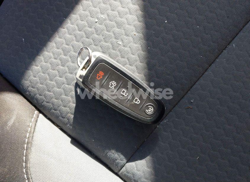 Photo 11 of 2019 Ford Escape SE (VIN 1FMCU9GD3KUA10477)