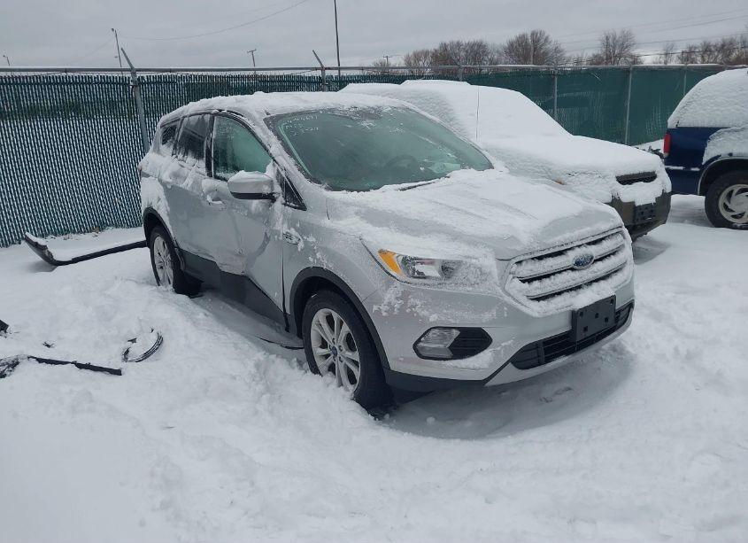 2019 Ford Escape SE (VIN 1FMCU9GD3KUA31961) main photo