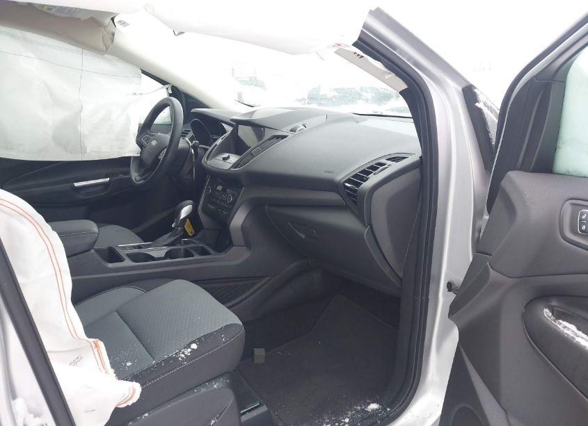 Photo 5 of 2019 Ford Escape SE (VIN 1FMCU9GD3KUA31961)