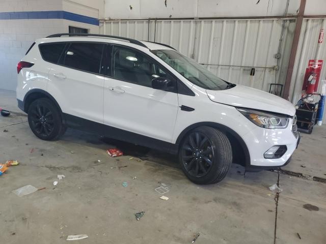 Photo 4 of 2019 FORD ESCAPE SE N/A (VIN 1FMCU9GD3KUA68315)