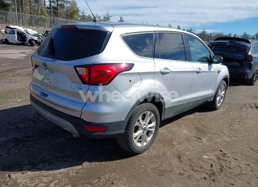 Photo 4 of 2019 Ford Escape SE (VIN 1FMCU9GD3KUA72879)