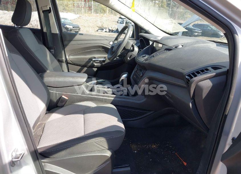 Photo 5 of 2019 Ford Escape SE (VIN 1FMCU9GD3KUA72879)