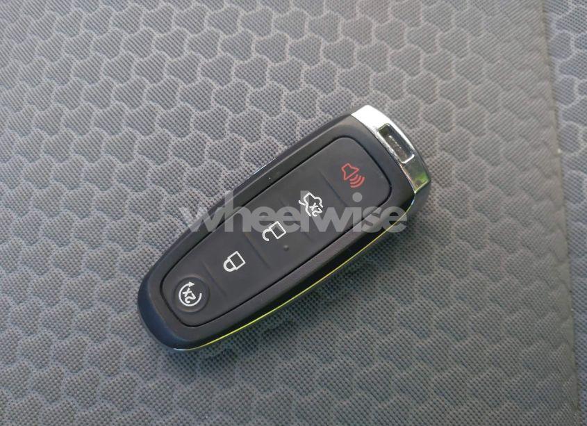 Photo 11 of 2019 Ford Escape SE (VIN 1FMCU9GD3KUA86796)