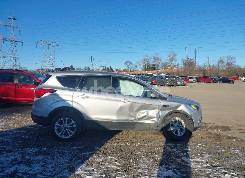 Photo 13 of 2019 Ford Escape SE (VIN 1FMCU9GD3KUA86796)