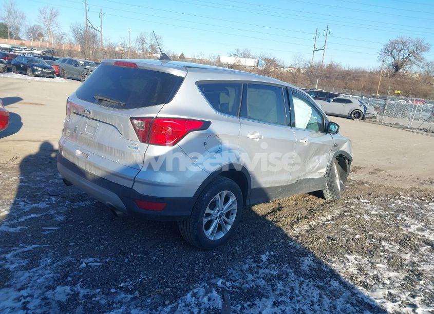 Photo 4 of 2019 Ford Escape SE (VIN 1FMCU9GD3KUA86796)