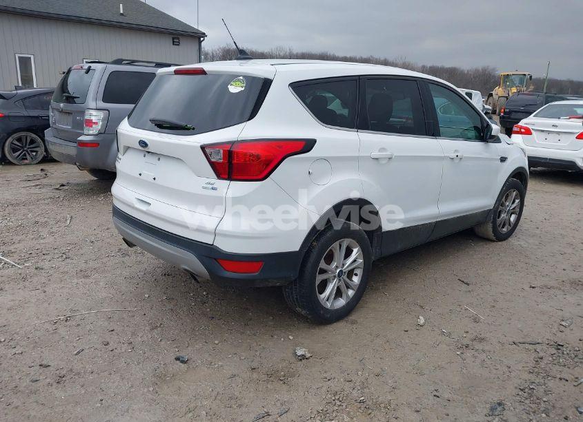 Photo 4 of 2019 Ford Escape SE (VIN 1FMCU9GD3KUA94655)