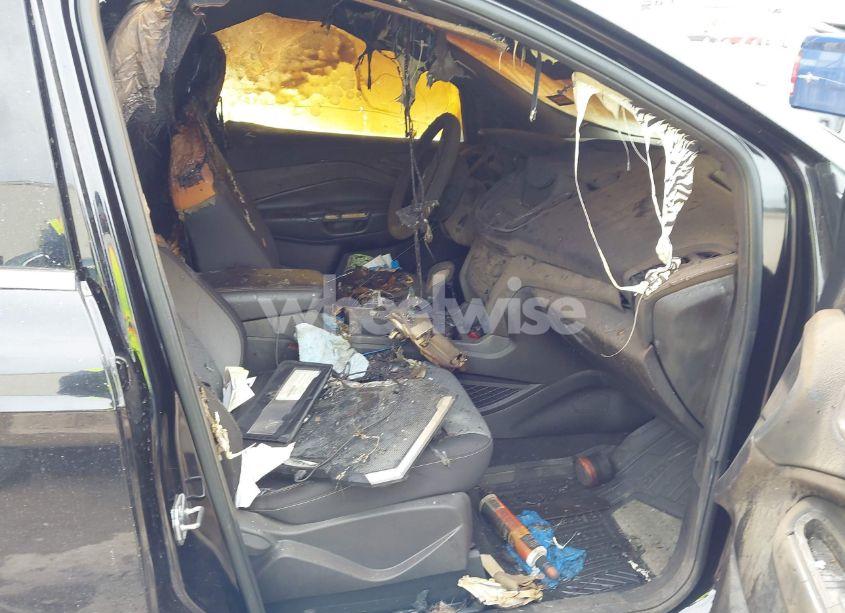 Photo 5 of 2019 Ford Escape SE (VIN 1FMCU9GD3KUB02849)