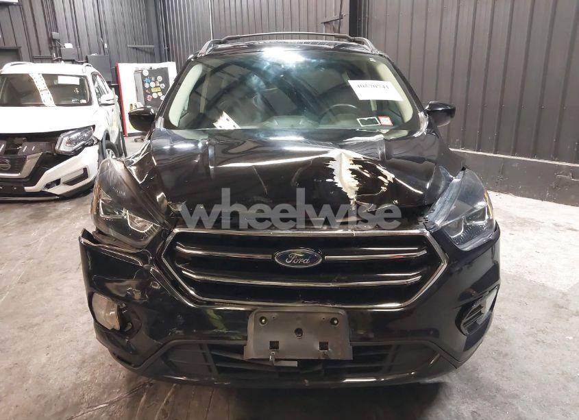 Photo 12 of 2019 Ford Escape SE (VIN 1FMCU9GD3KUB42431)