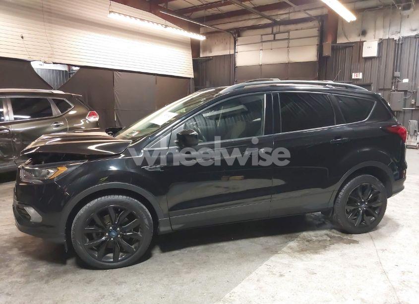 Photo 14 of 2019 Ford Escape SE (VIN 1FMCU9GD3KUB42431)