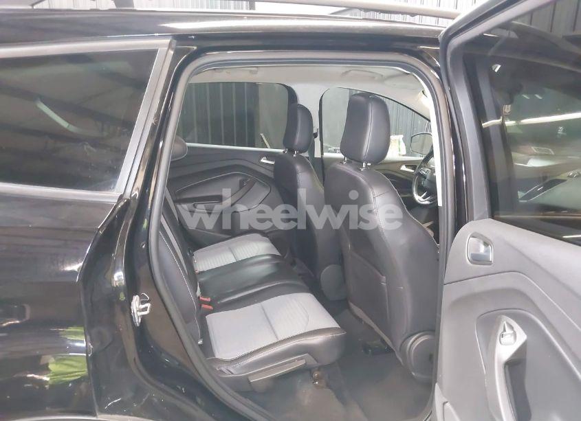 Photo 8 of 2019 Ford Escape SE (VIN 1FMCU9GD3KUB42431)