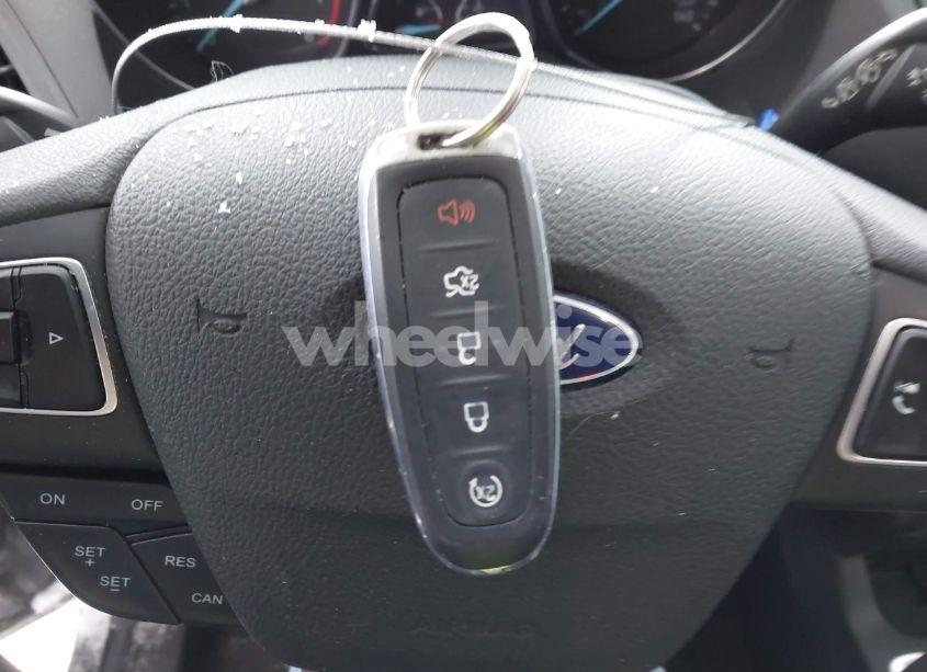 Photo 11 of 2019 Ford Escape SE (VIN 1FMCU9GD3KUC06466)