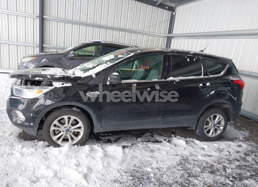 Photo 14 of 2019 Ford Escape SE (VIN 1FMCU9GD3KUC06466)