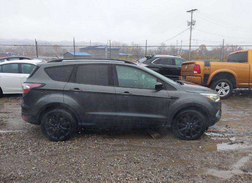 Photo 13 of 2017 Ford Escape SE (VIN 1FMCU9GD4HUA11677)