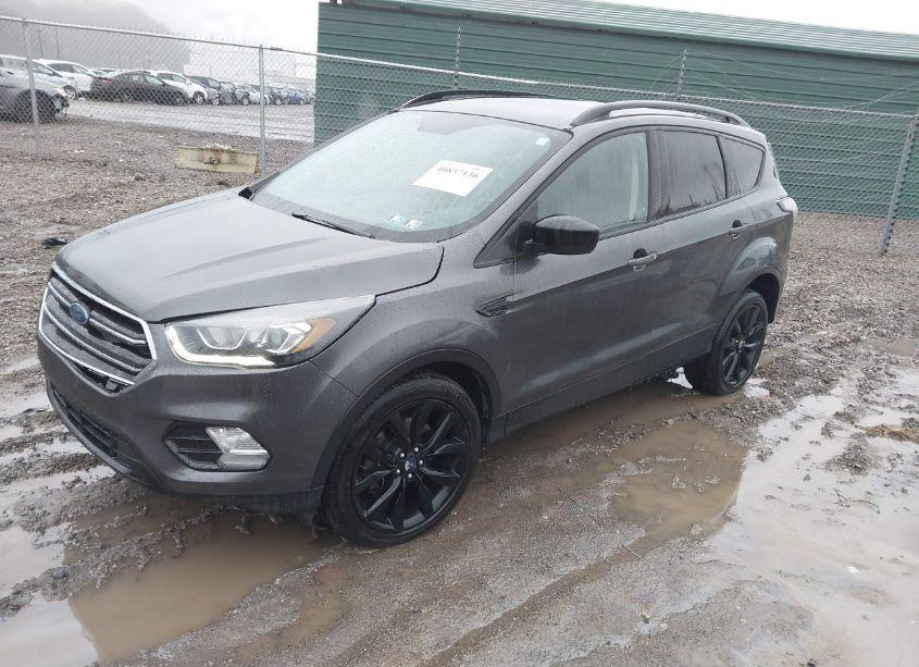 Photo 2 of 2017 Ford Escape SE (VIN 1FMCU9GD4HUA11677)