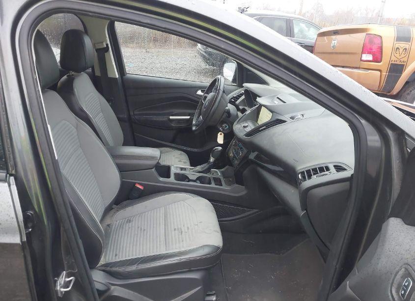 Photo 5 of 2017 Ford Escape SE (VIN 1FMCU9GD4HUA11677)