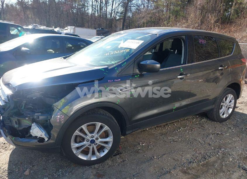 Photo 14 of 2017 Ford Escape SE (VIN 1FMCU9GD4HUA32965)