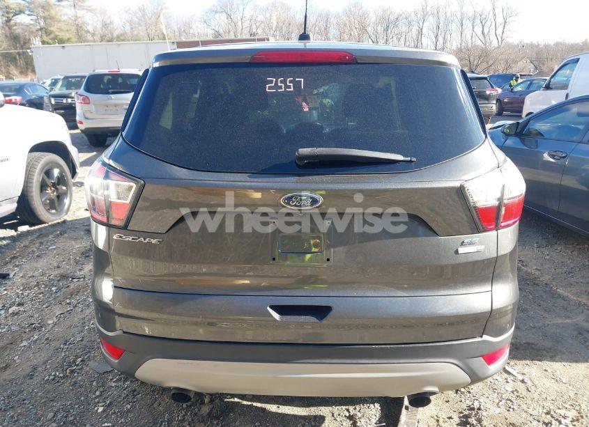 Photo 16 of 2017 Ford Escape SE (VIN 1FMCU9GD4HUA32965)