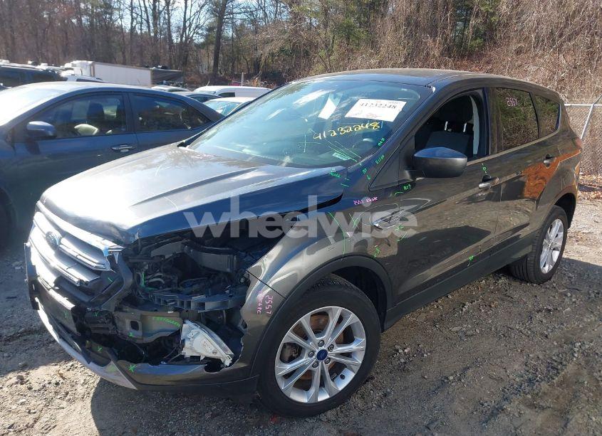 Photo 2 of 2017 Ford Escape SE (VIN 1FMCU9GD4HUA32965)