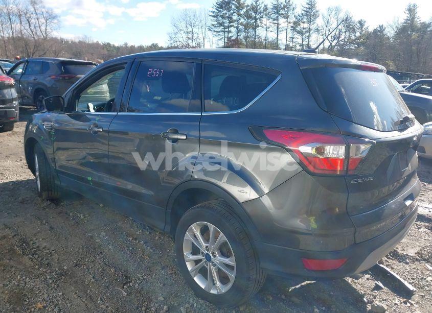 Photo 3 of 2017 Ford Escape SE (VIN 1FMCU9GD4HUA32965)