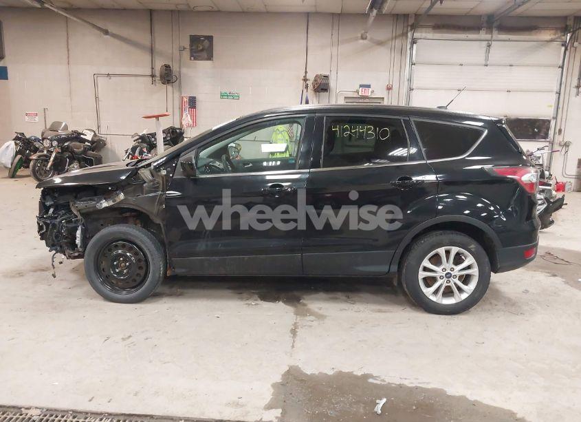 Photo 15 of 2017 Ford Escape SE (VIN 1FMCU9GD4HUA56439)