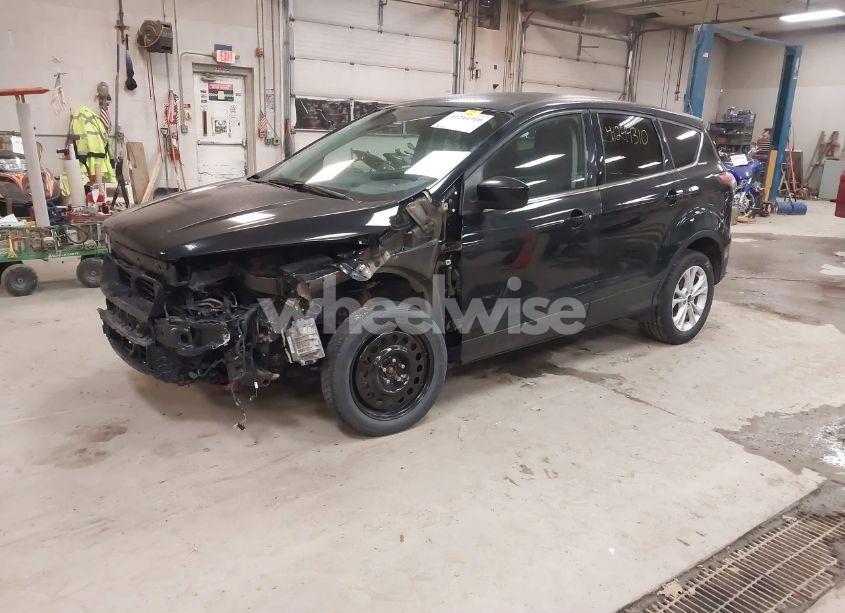 Photo 2 of 2017 Ford Escape SE (VIN 1FMCU9GD4HUA56439)