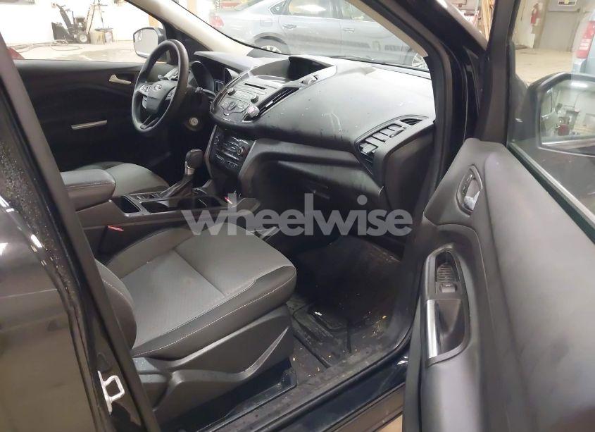 Photo 5 of 2017 Ford Escape SE (VIN 1FMCU9GD4HUA56439)