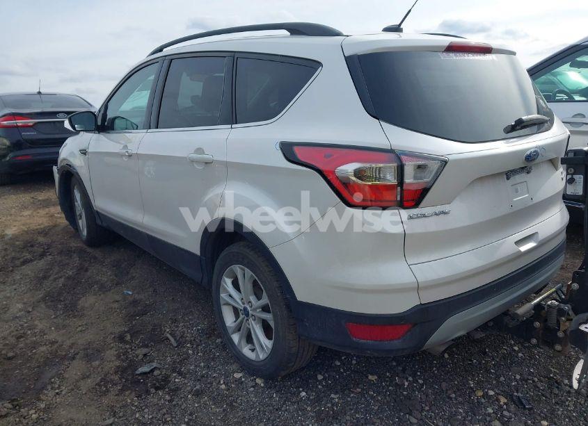 Photo 3 of 2017 Ford Escape SE (VIN 1FMCU9GD4HUA60264)