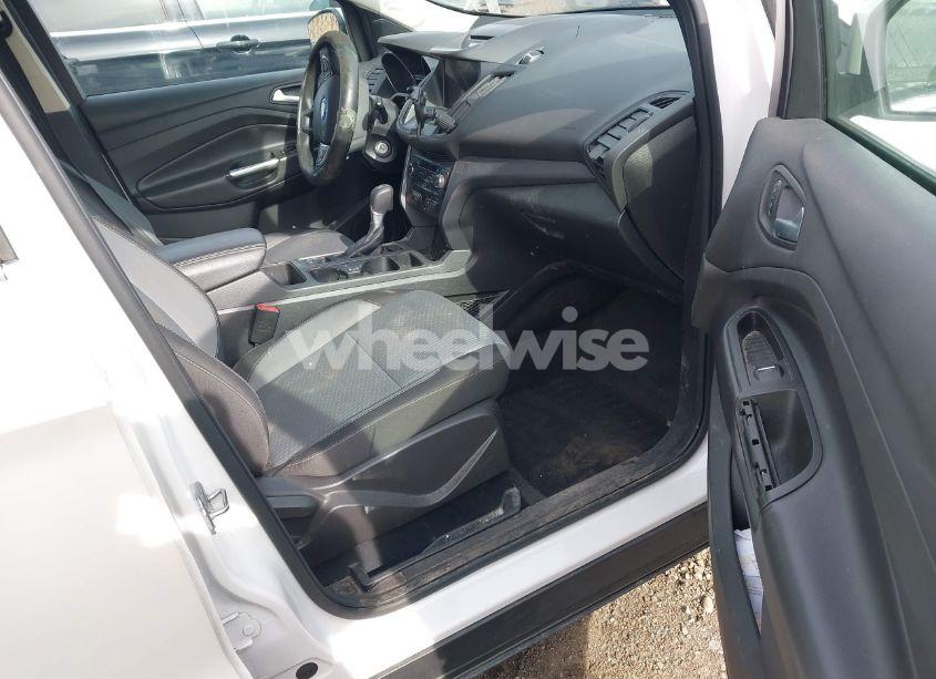 Photo 5 of 2017 Ford Escape SE (VIN 1FMCU9GD4HUA60264)