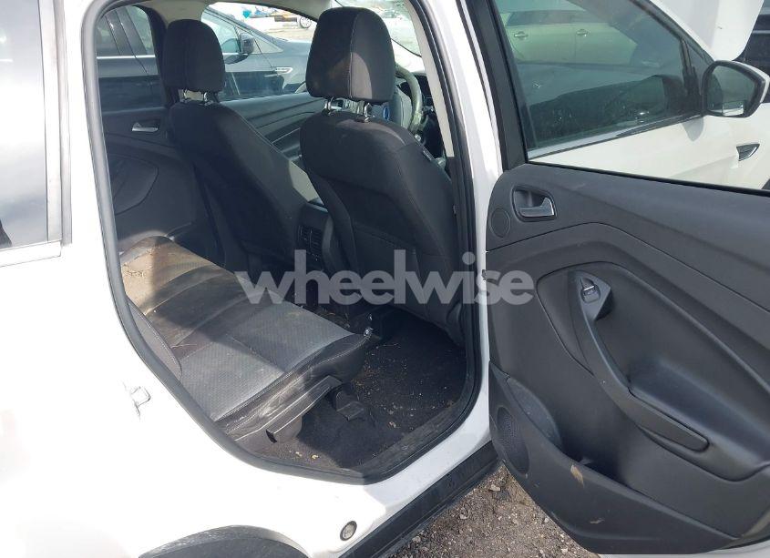 Photo 8 of 2017 Ford Escape SE (VIN 1FMCU9GD4HUA60264)