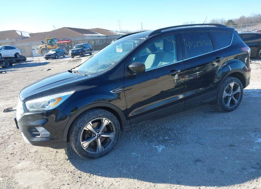 Photo 2 of 2017 Ford Escape SE (VIN 1FMCU9GD4HUA90123)