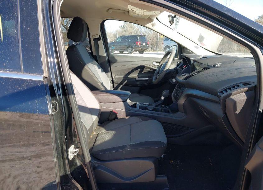 Photo 5 of 2017 Ford Escape SE (VIN 1FMCU9GD4HUA90123)