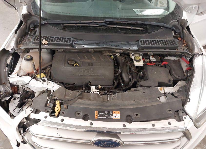 Photo 10 of 2017 Ford Escape SE (VIN 1FMCU9GD4HUB05784)