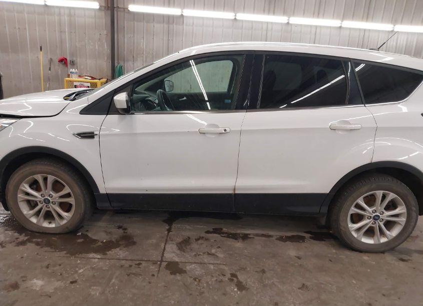 Photo 15 of 2017 Ford Escape SE (VIN 1FMCU9GD4HUB05784)