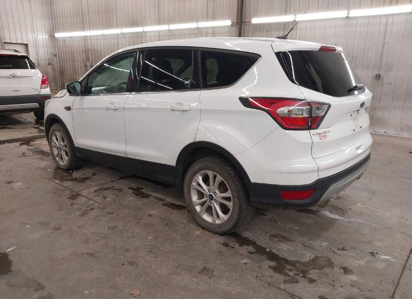 Photo 3 of 2017 Ford Escape SE (VIN 1FMCU9GD4HUB05784)