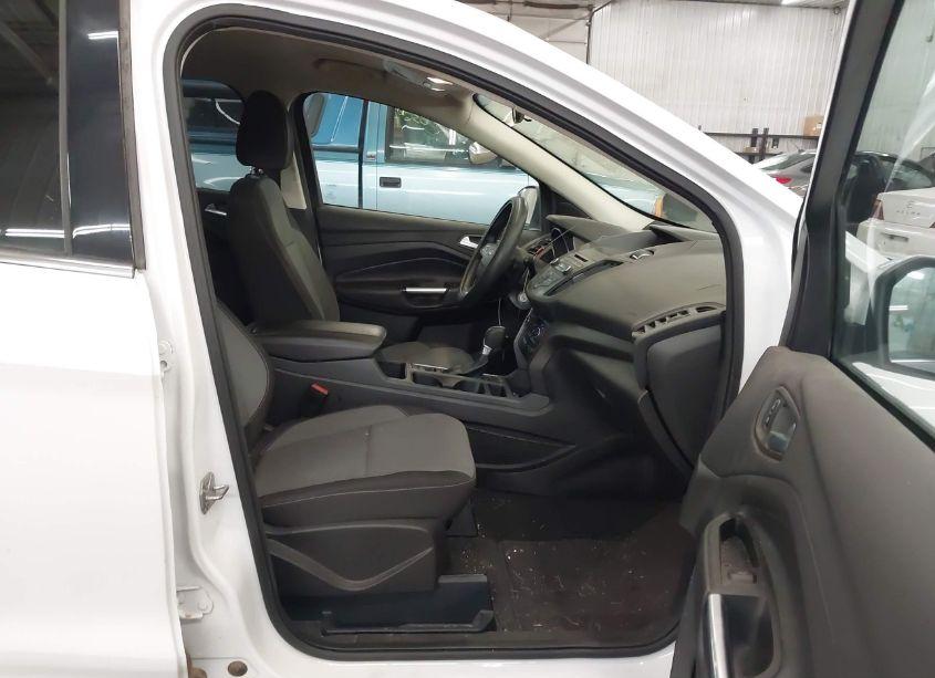 Photo 5 of 2017 Ford Escape SE (VIN 1FMCU9GD4HUB05784)